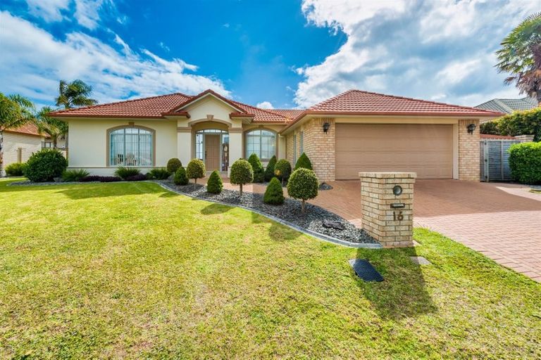 Photo of property in 16 Hendrika Court, Hobsonville, Auckland, 0618