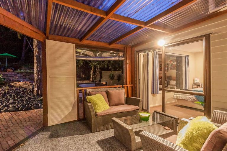 Photo of property in 6 Karen Road, Laingholm, Auckland, 0604