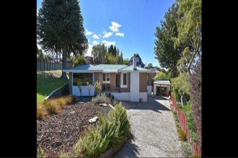 Photo of property in 6 Gilkison Street, Halfway Bush, Dunedin, 9010