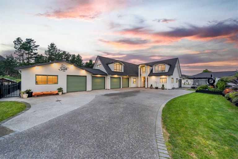 Photo of property in 18 Mary Huse Grove, Manor Park, Lower Hutt, 5019