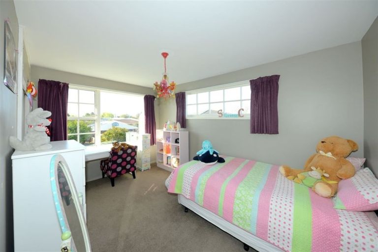 Photo of property in 11 Hillcrest Place, Avonhead, Christchurch, 8042