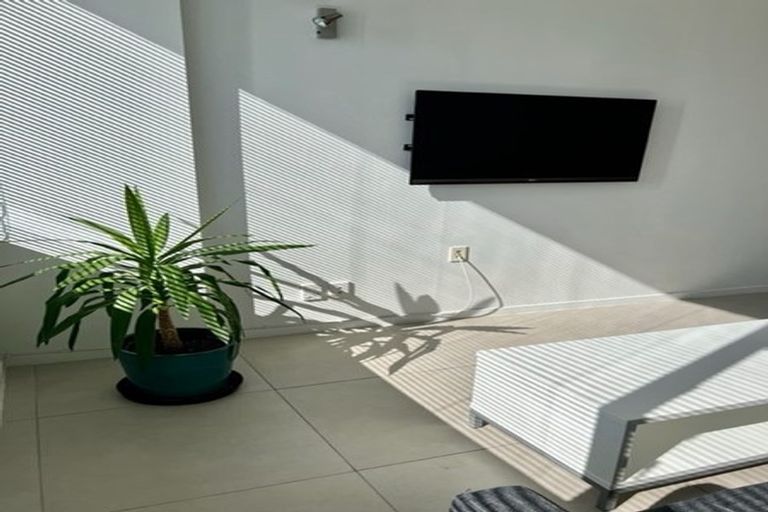 Photo of property in Beresford Apartments, 12/118 Russell Terrace, Berhampore, Wellington, 6023