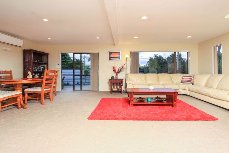 Photo of property in 6 Karen Road, Laingholm, Auckland, 0604