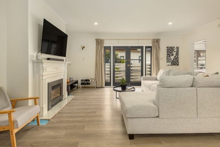 Photo of property in 12 Mahana Road, Paraparaumu Beach, Paraparaumu, 5032