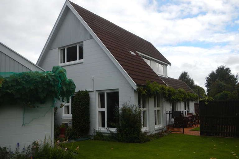 Photo of property in 151d Avonhead Road, Avonhead, Christchurch, 8042