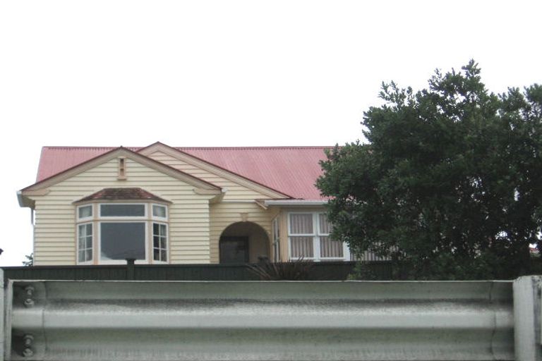 Photo of property in 26 Te Atatu Road, Te Atatu South, Auckland, 0610