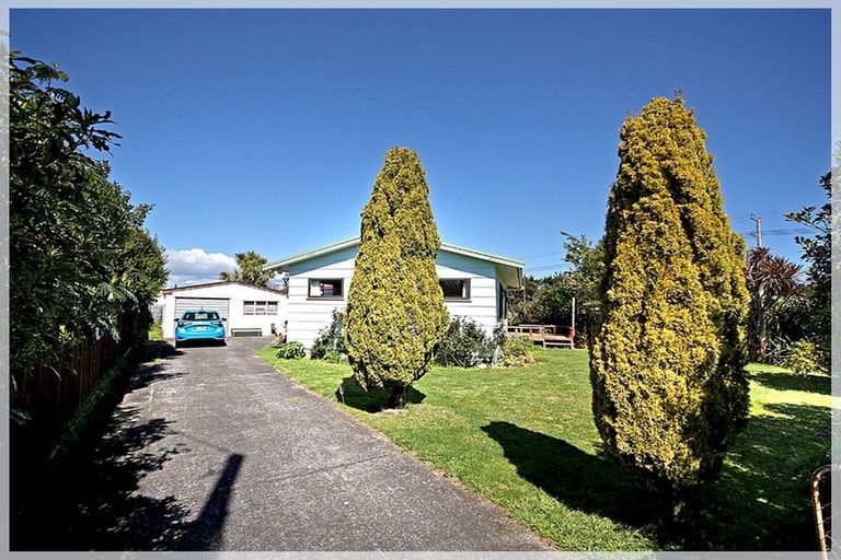 Photo of property in 9 Punga Street, Tangimoana, 4822