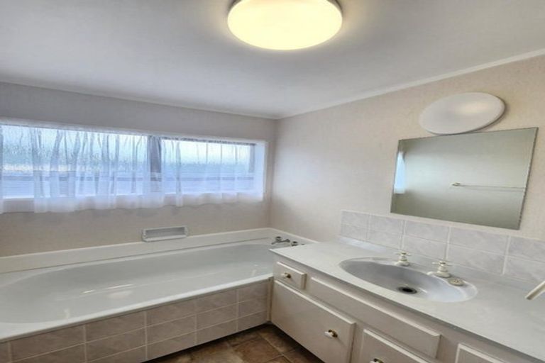 Photo of property in 13a Cameron Street, Papakura, 2110