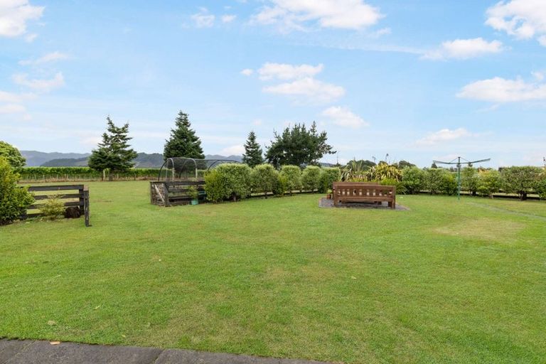 Photo of property in 4 Bishops Road, Ohau, Levin, 5570