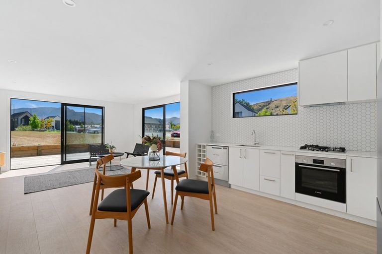 Photo of property in 2 Lauder Street, Lake Hayes, Queenstown, 9304