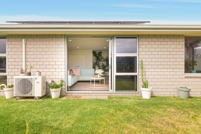 Photo of property in 11 Coutts Street, Papamoa Beach, Papamoa, 3118