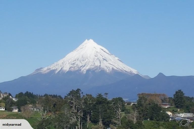 Photo of property in 1/86 Hurlstone Drive, Waiwhakaiho, New Plymouth, 4312