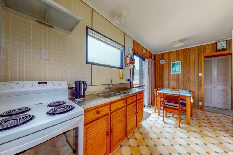 Photo of property in 1 Swordfish Avenue, Whiritoa, Whangamata, 3691