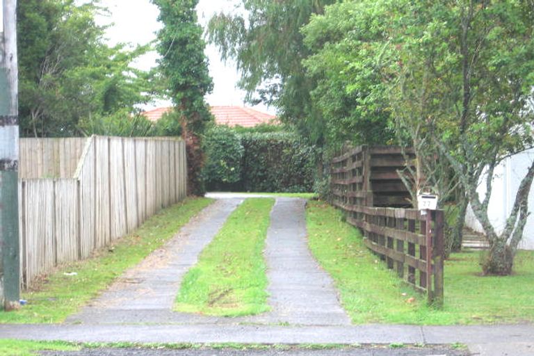 Photo of property in 77a Sturges Road, Henderson, Auckland, 0612