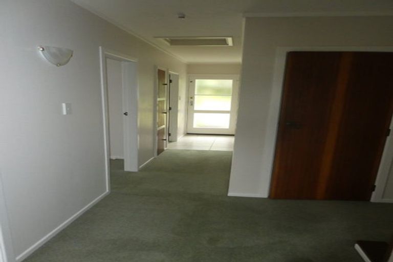 Photo of property in 5 Mulberry Street, Maungaraki, Lower Hutt, 5010
