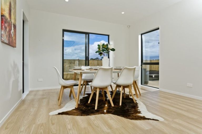 Photo of property in 18 Surf View Crescent, Red Beach, 0932