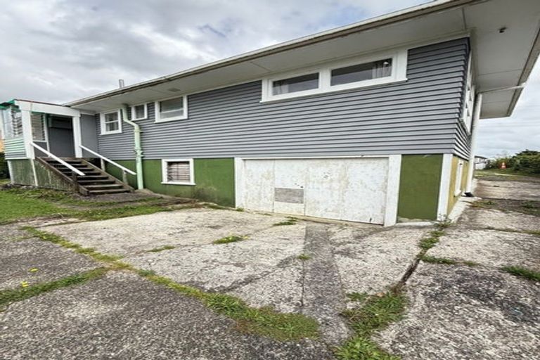 Photo of property in 52 Seymour Road, Sunnyvale, Auckland, 0612