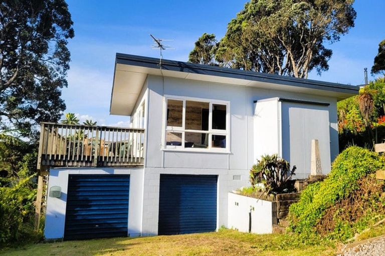 Photo of property in 12 Takarei Terrace, Mokau, 4376