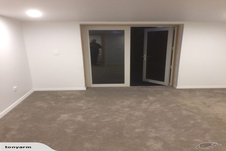 Photo of property in 32 The Brae, Mount Pleasant, Christchurch, 8081