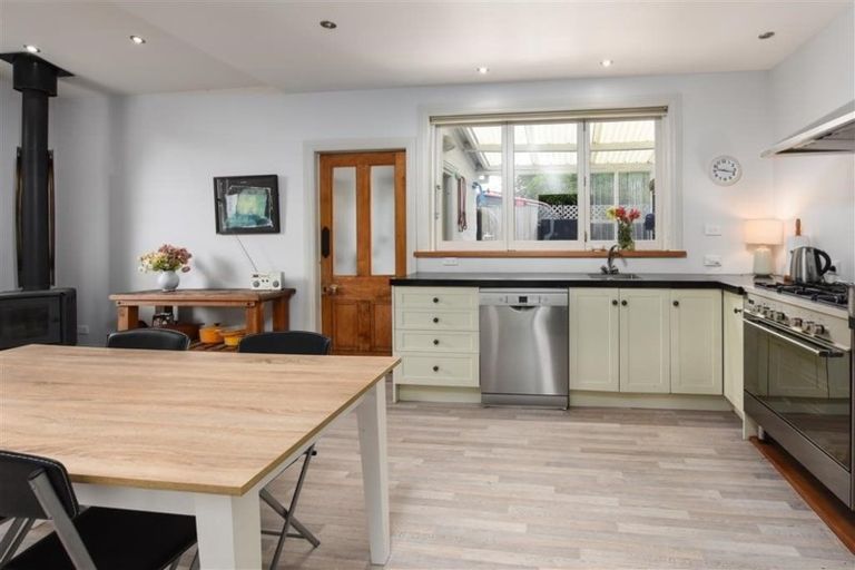 Photo of property in 30 Russell Street, Stanley Point, Auckland, 0624