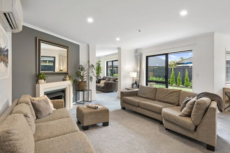 Photo of property in 25 Oakwood Drive, Rangiora, 7400