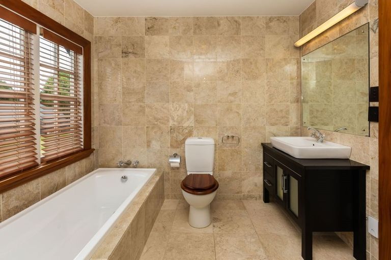 Photo of property in 29 Leinster Road, Merivale, Christchurch, 8014