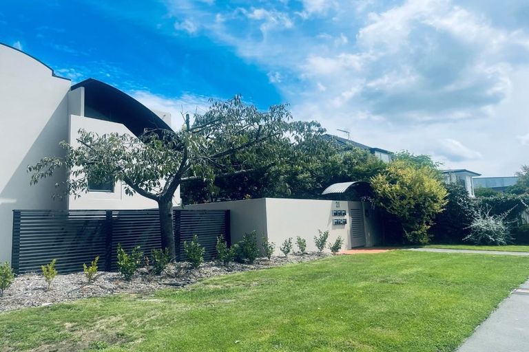 Photo of property in 1/21 Hewitts Road, Merivale, Christchurch, 8014
