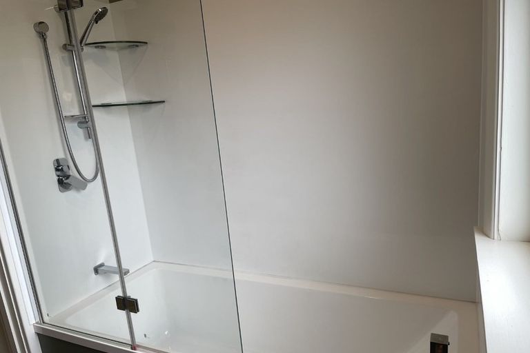 Photo of property in 11 College Street, Awapuni, Palmerston North, 4412