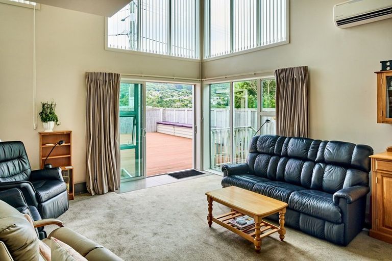 Photo of property in 9 Duncan Street, Tawa, Wellington, 5028