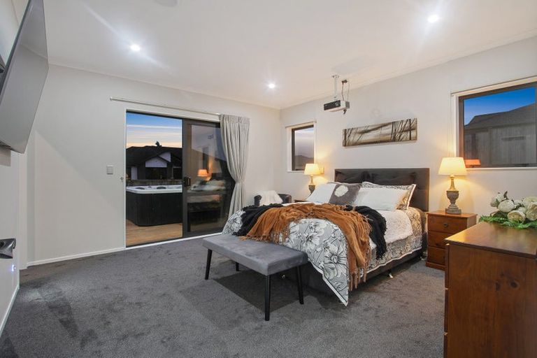 Photo of property in 16 Catherine Mclean Road, Pukekohe, 2120