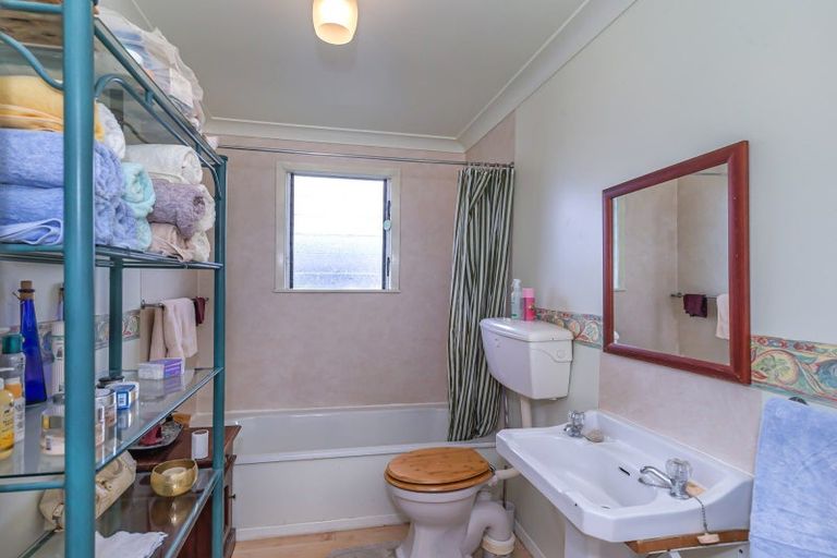 Photo of property in 12 Ryder Crescent, Levin, 5510