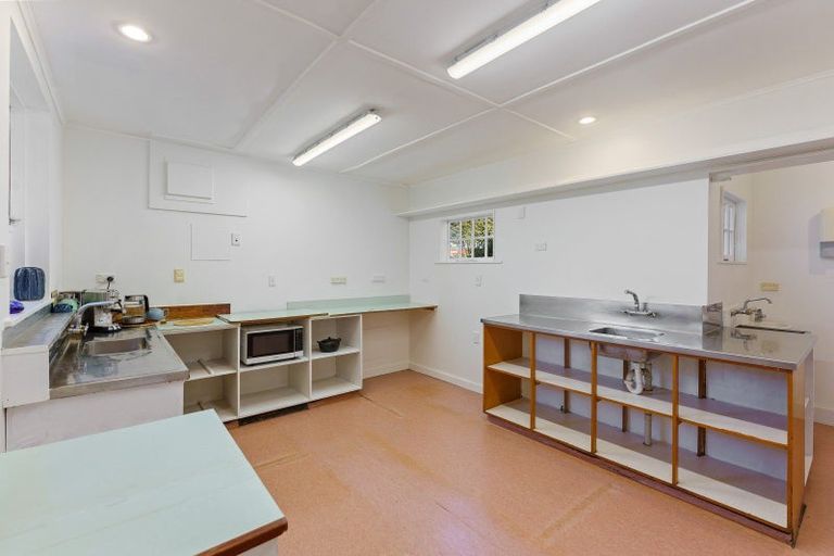 Photo of property in 3 State Highway 1, Otaki, 5512