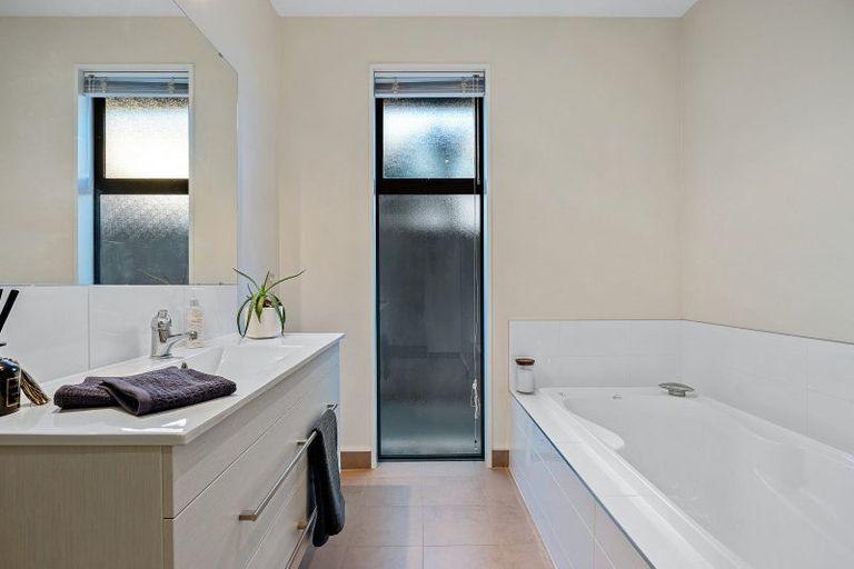 Photo of property in 6 Rockport Place, Parklands, Christchurch, 8083