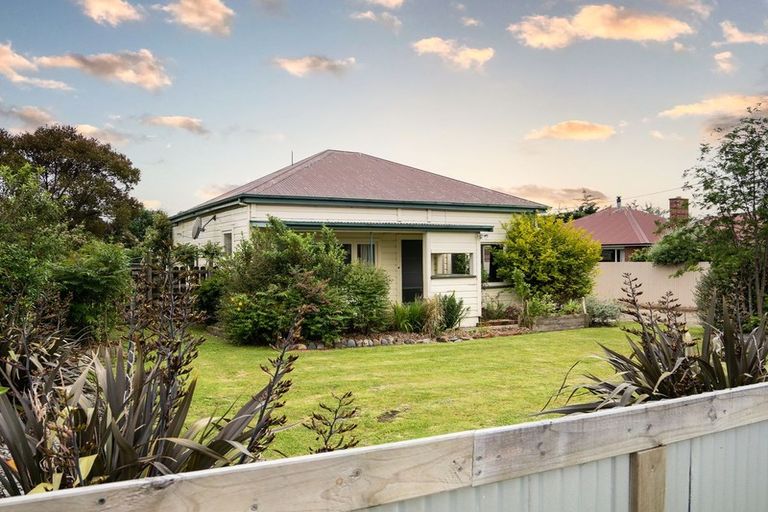 Photo of property in 10 Coronation Street, Waimate, 7924
