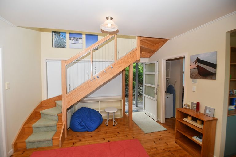 Photo of property in 14 Hillside Crescent, Leigh, 0985