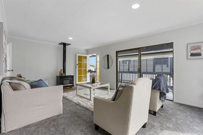 Photo of property in 70 Hutchinsons Road, Bucklands Beach, Auckland, 2014