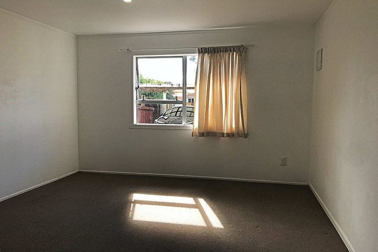 Photo of property in 6 Tangelo Place, Bucklands Beach, Auckland, 2012