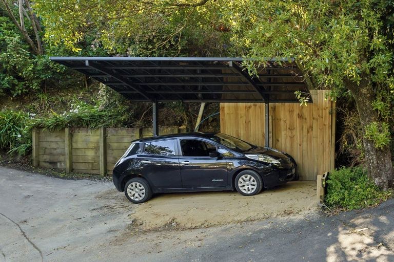 Photo of property in 7 Westhill Road, Point Howard, Lower Hutt, 5013