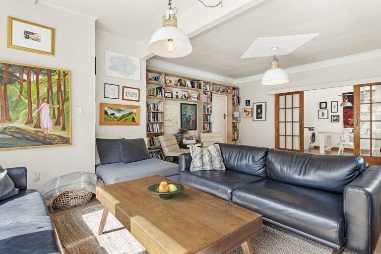 Photo of property in 100 Barnard Street, Wadestown, Wellington, 6012