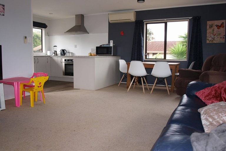 Photo of property in 18 Pokapu Place, Bethlehem, Tauranga, 3110