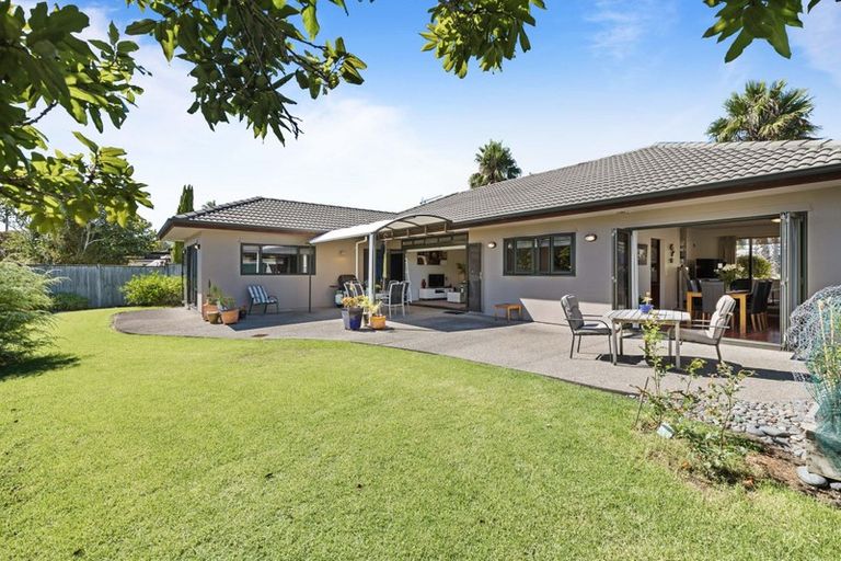 Photo of property in 4 Jade Court, Rosedale, Auckland, 0632