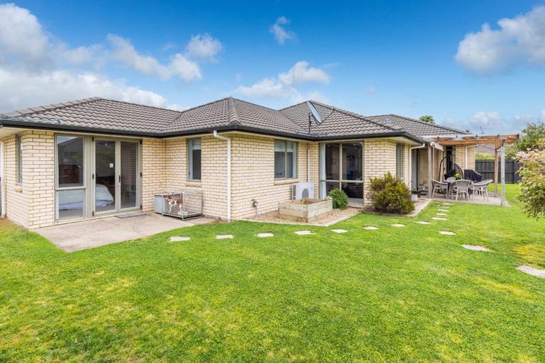 Photo of property in 13 Winchester Place, Rototuna North, Hamilton, 3210