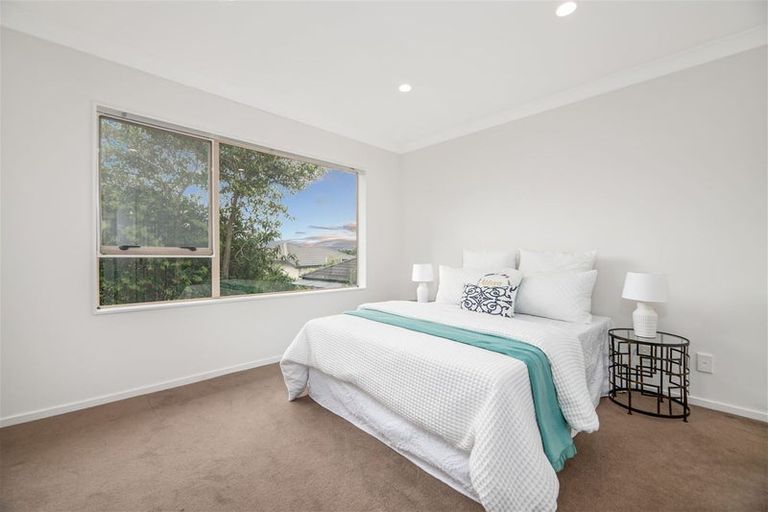 Photo of property in 21 Tudor Road, Henderson, Auckland, 0610