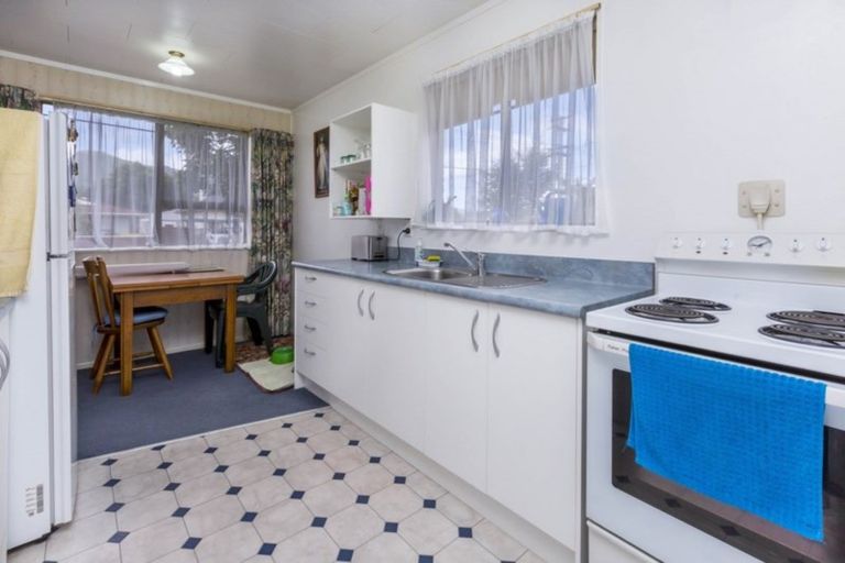 Photo of property in 1/48 Kowhai Avenue, Ebdentown, Upper Hutt, 5018