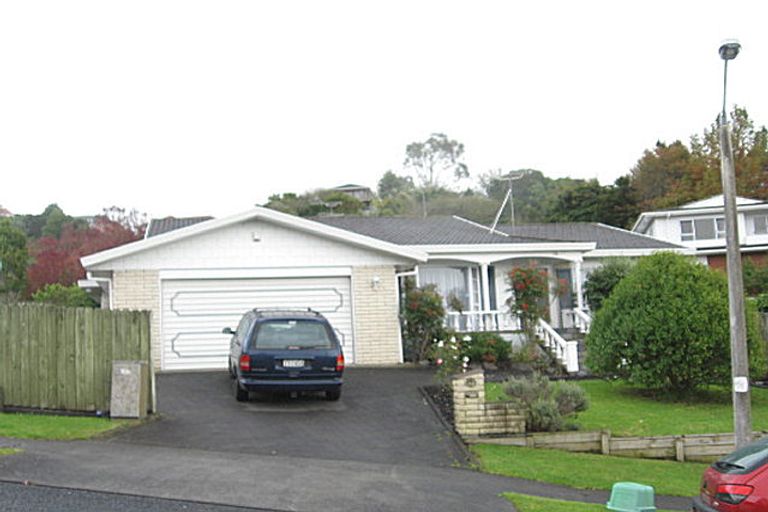 Photo of property in 60 Haseler Crescent, Howick, Auckland, 2014