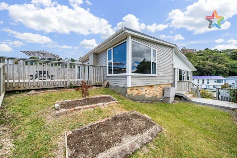 Photo of property in 11 Manor Drive, Stokes Valley, Lower Hutt, 5019