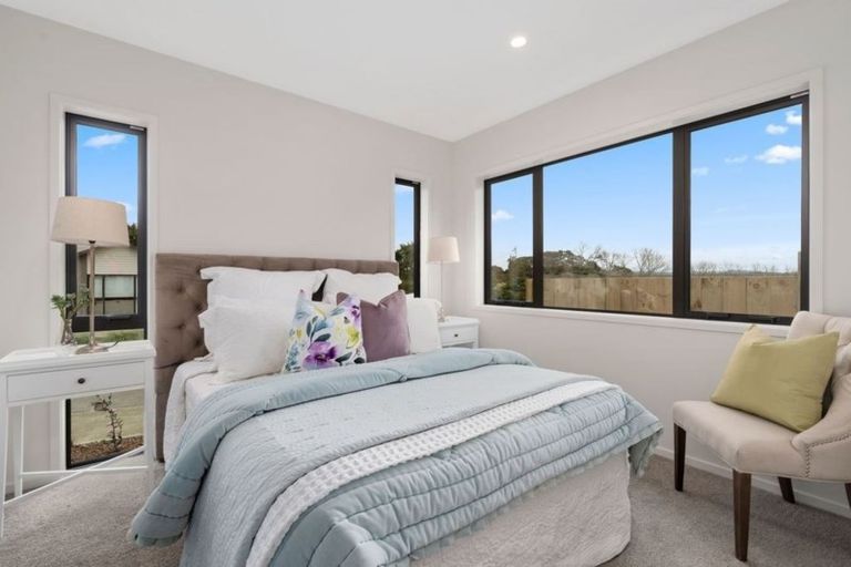 Photo of property in 7 Blatina Drive, Kumeu, 0810