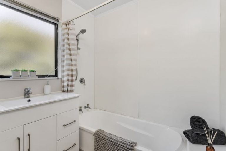 Photo of property in 1/181 Manuka Road, Bayview, Auckland, 0629