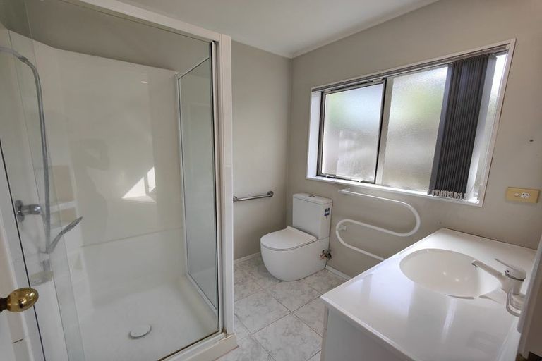 Photo of property in 12 Quartley Place, Huntington Park, Auckland, 2013