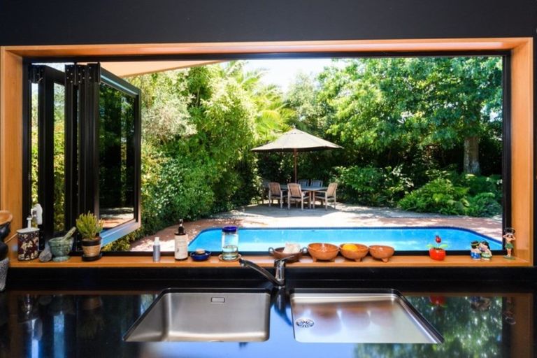 Photo of property in 5 Rosedale Crescent, Cloverlea, Palmerston North, 4412